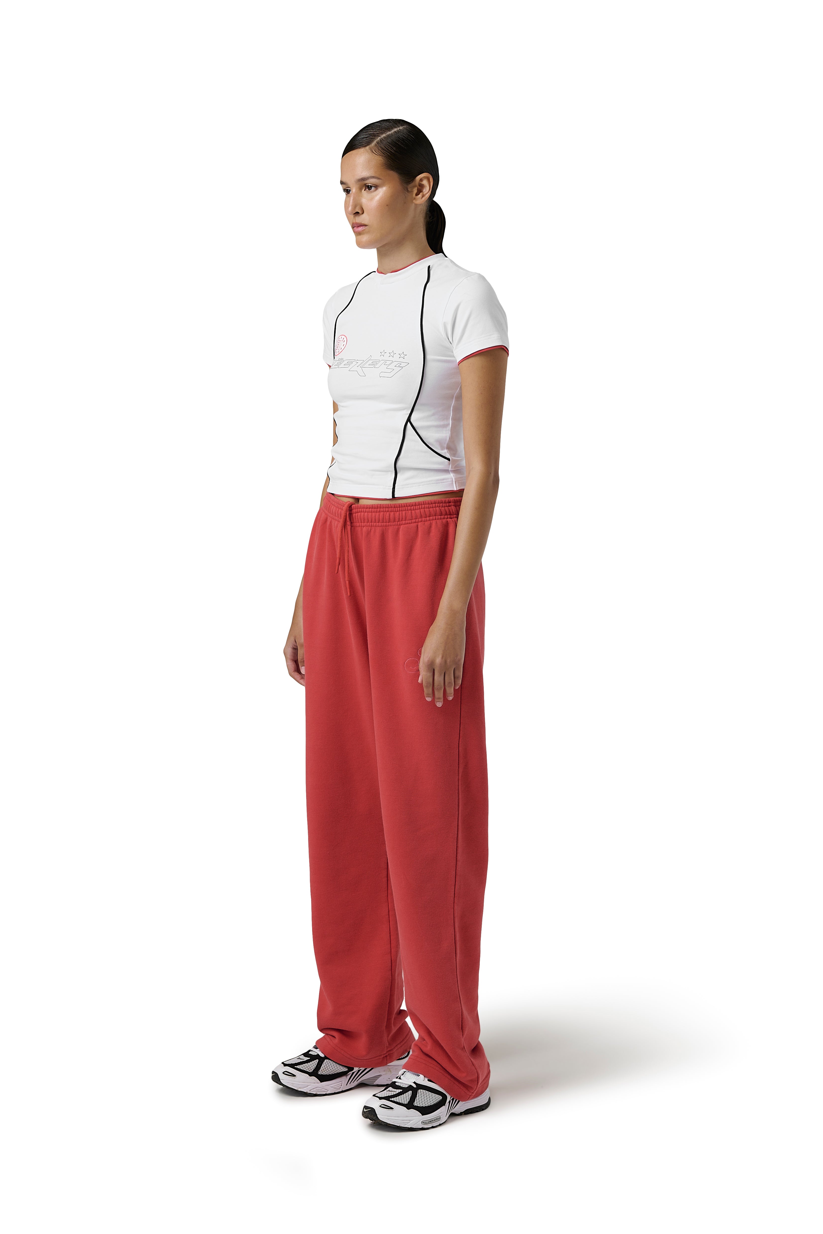Model Scarlett is 5'8" and wears size S.